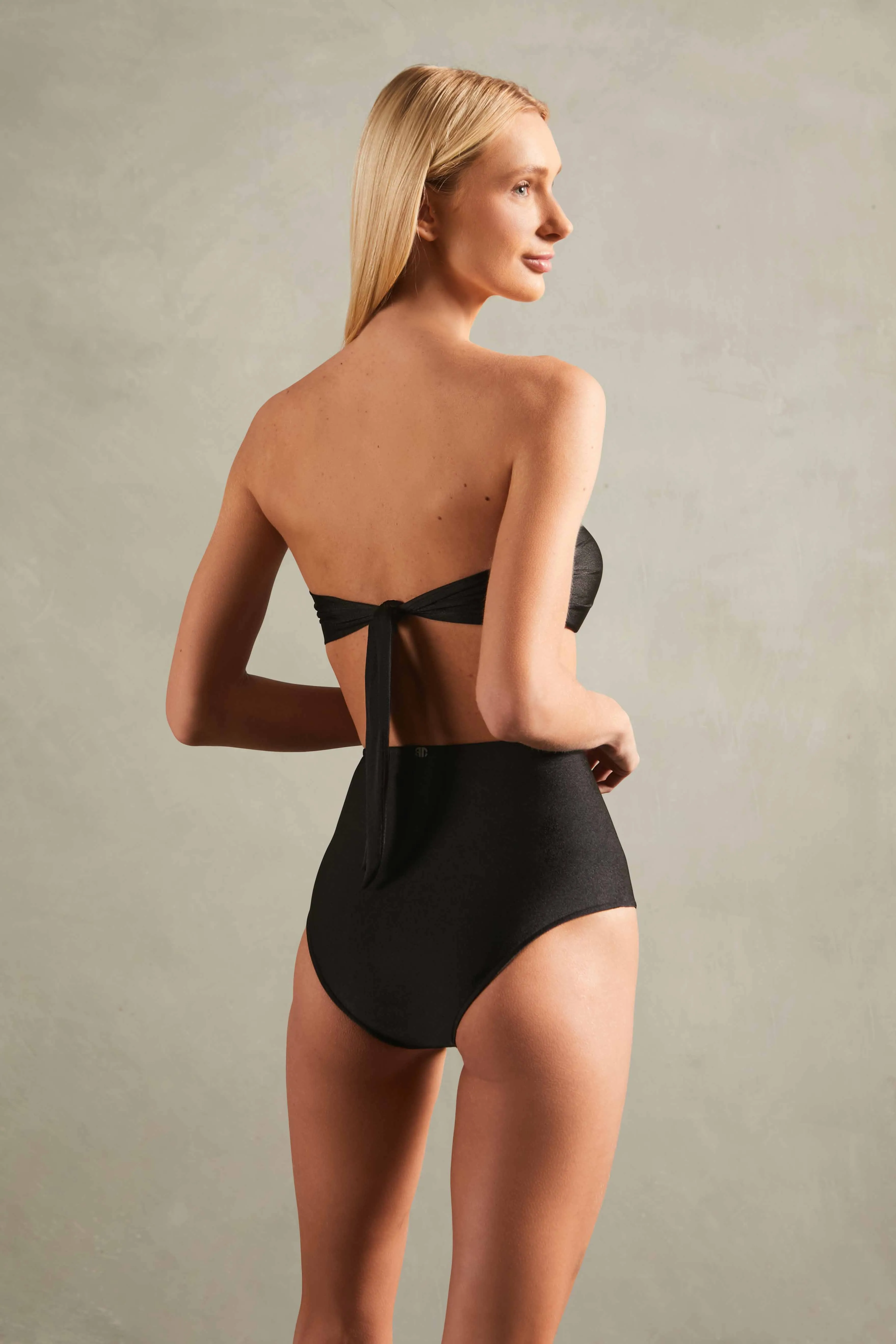 Biquini Hot Pants Top Nó Timeless