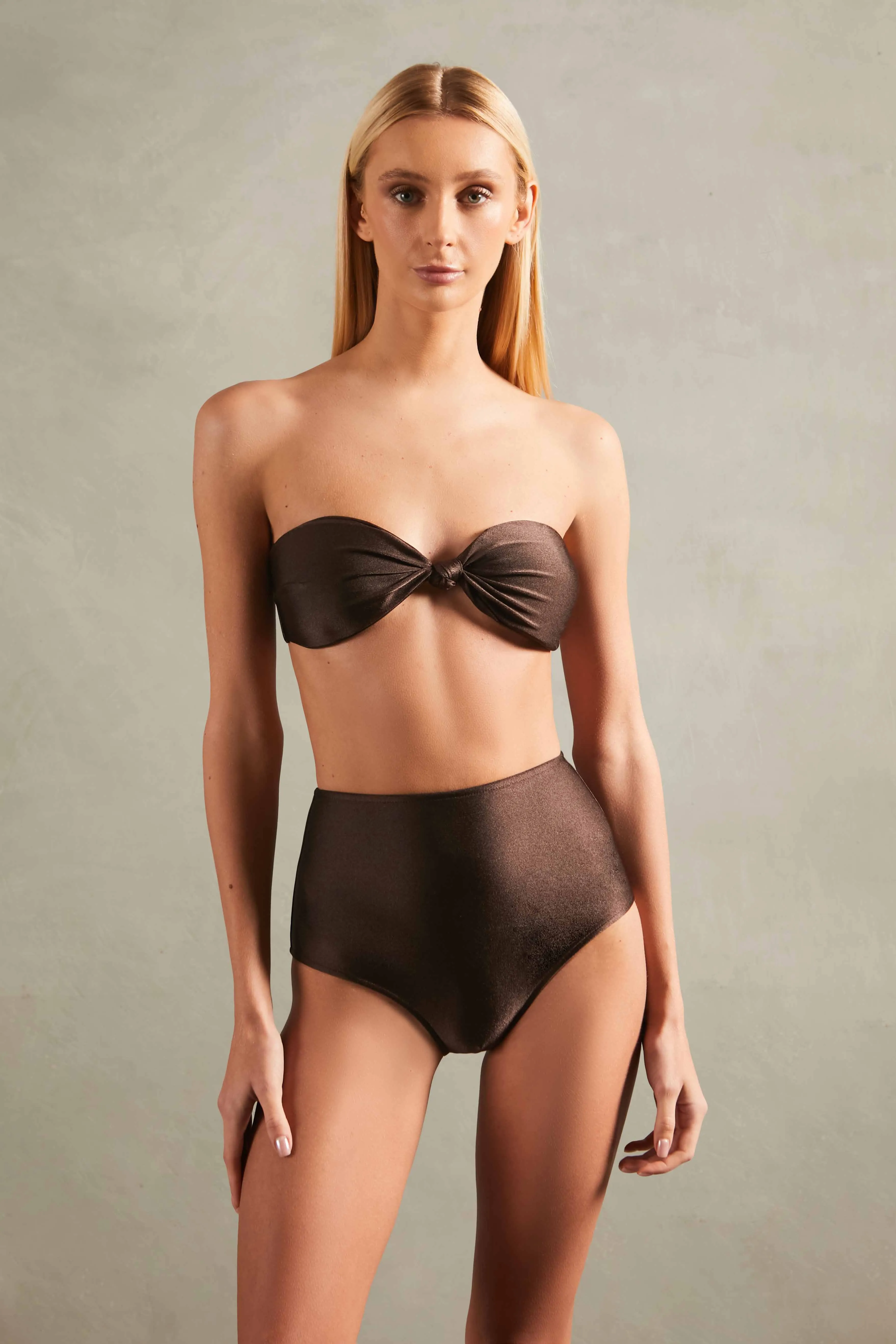 Biquini Hot Pants Top Nó Timeless