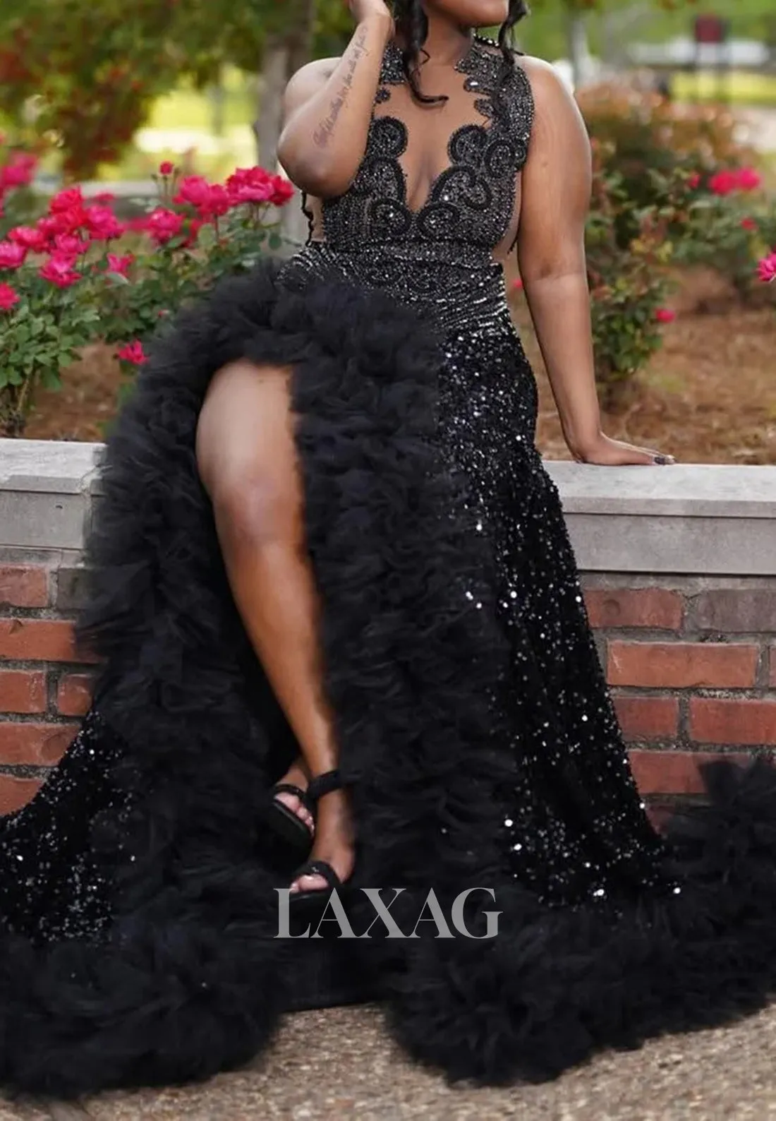 Halter Deep V-Neck Off-Shoulder Sleeveless Fully Sequined Beaded Mermaid Prom Dress with Tulle Tiered Train