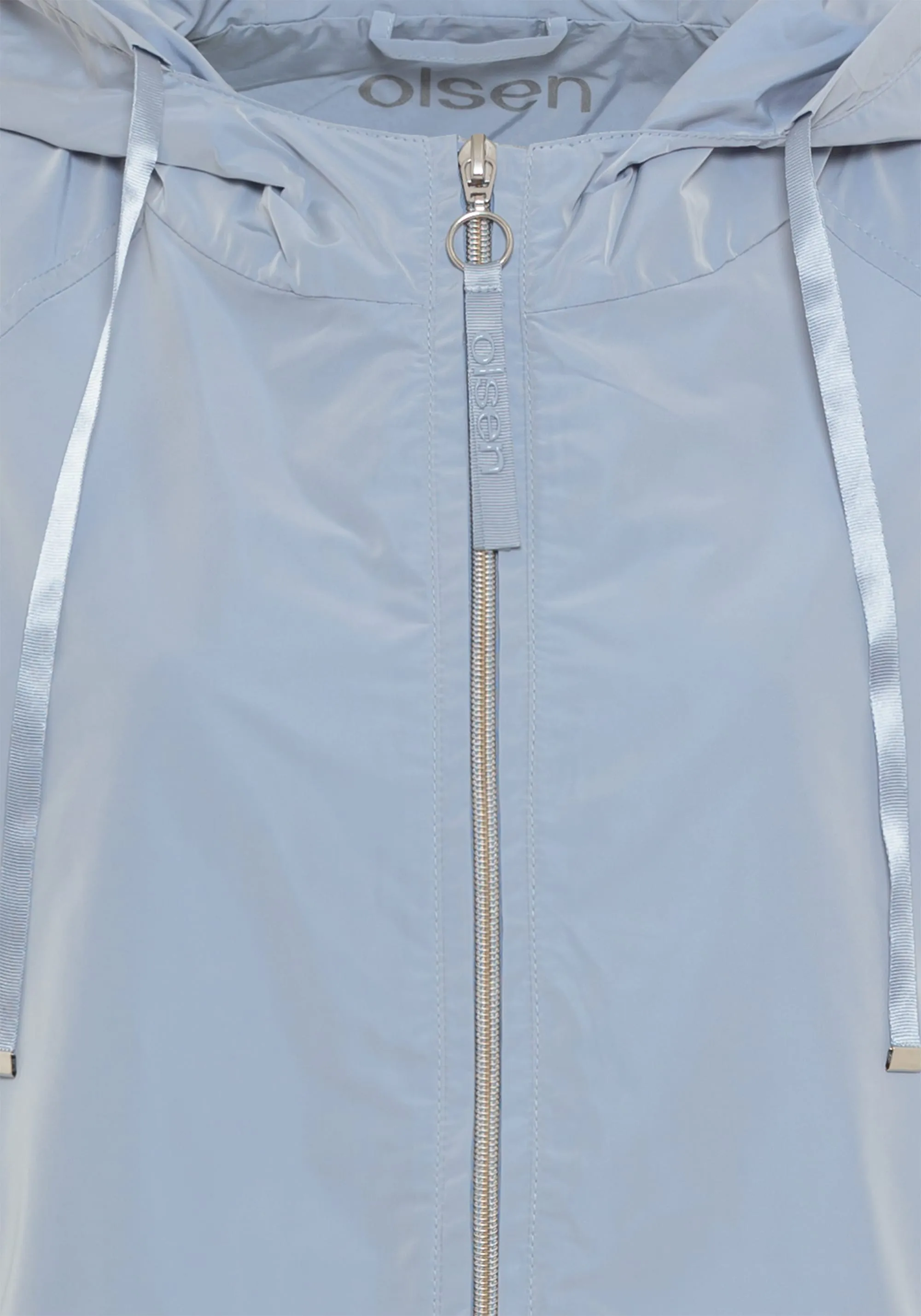 Wind Repellant Hooded Jacket